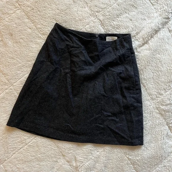 Aritzia❣️Renee skirt /(classic mini skirt) wool - Picture 7 of 10